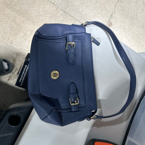 tommy hilfiger purse crossbody
